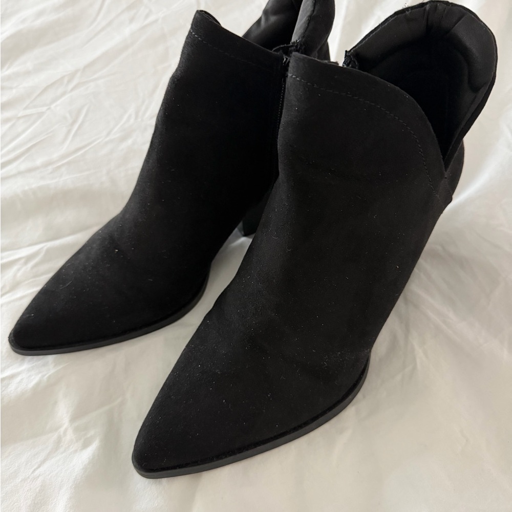 Qupid Sleek Black Ankle Booties